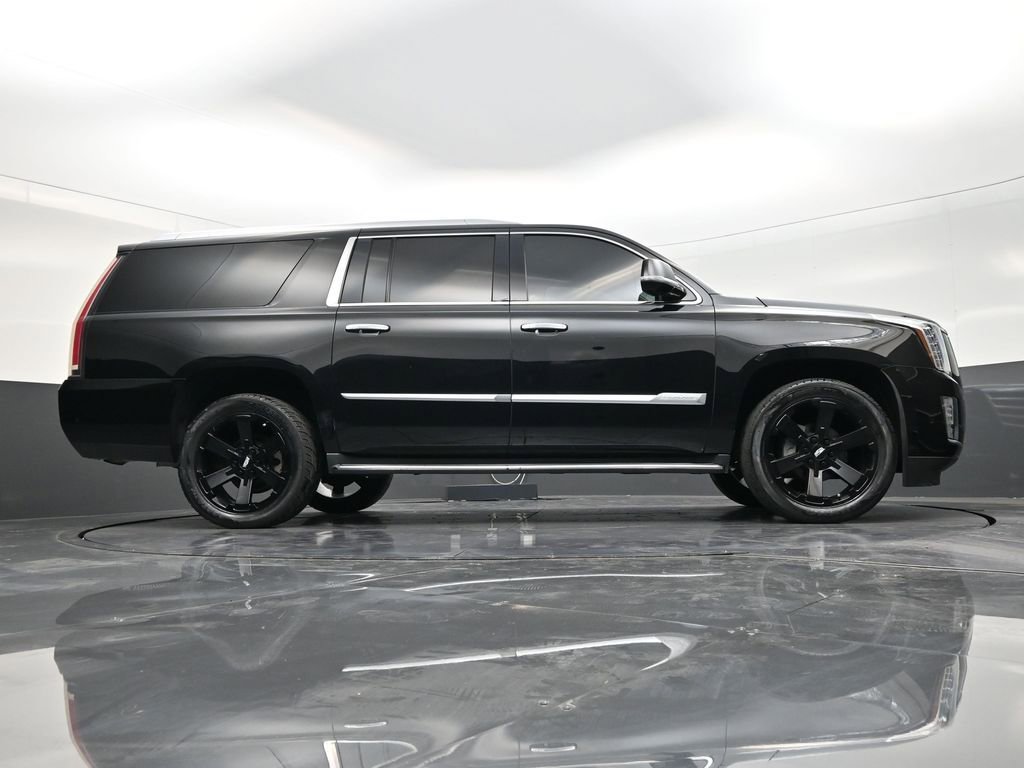 Used 2019 Cadillac Escalade ESV Premium Luxury image 28