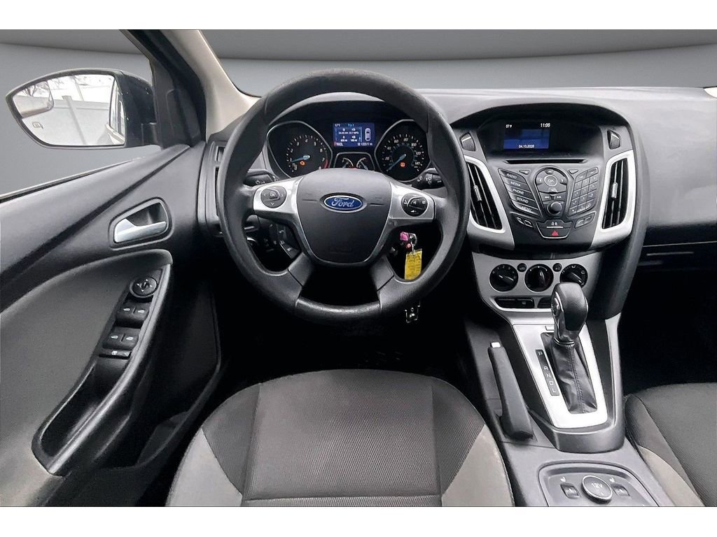 Used 2014 Ford Focus SE w/ SE Winter Package image 6