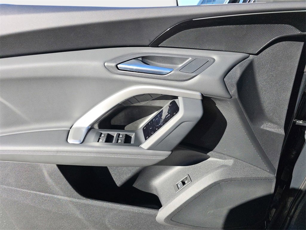 Certified 2025 Audi Q5 2.0T Premium w/ Convenience Package image 18