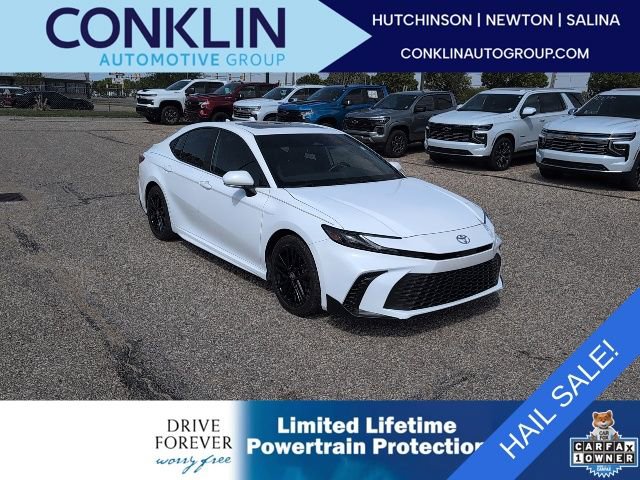 Used 2025 Toyota Camry SE w/ Multimedia Upgrade Package