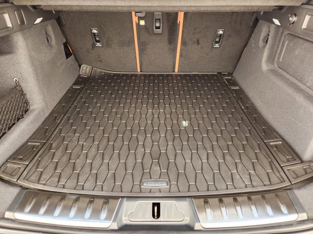 Used 2026 Jaguar F-PACE R-Dynamic S image 31