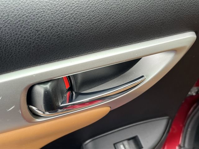 Used 2011 Lexus CT 200h image 24