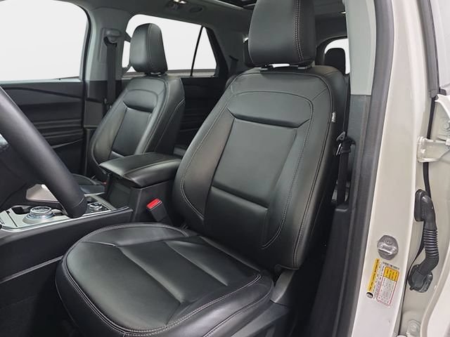 Used 2023 Ford Explorer XLT w/ Equipment Group 202A AWD/4WD image 14