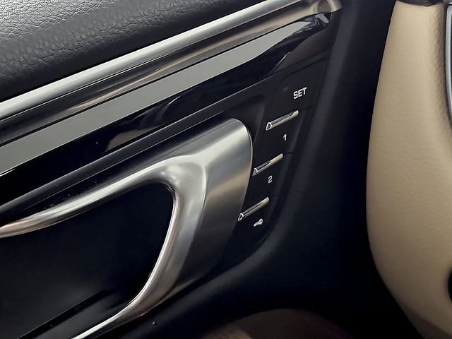 Used 2020 Porsche Macan S image 25