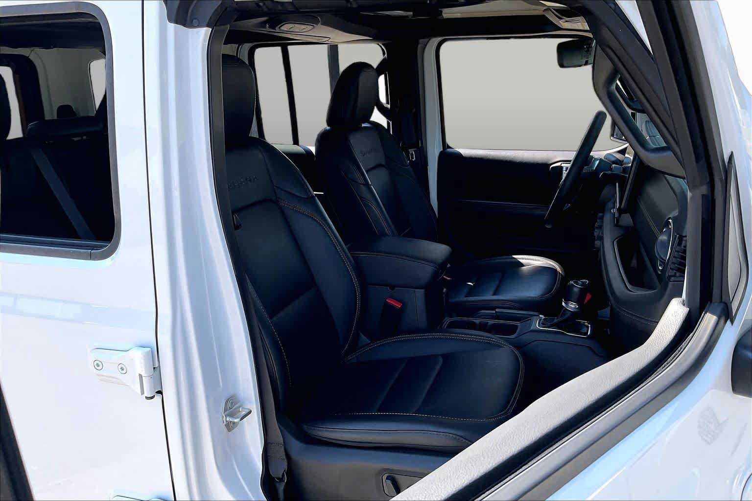 Used 2024 Jeep Wrangler Unlimited Sahara w/ Safety Group AWD/4WD image 9