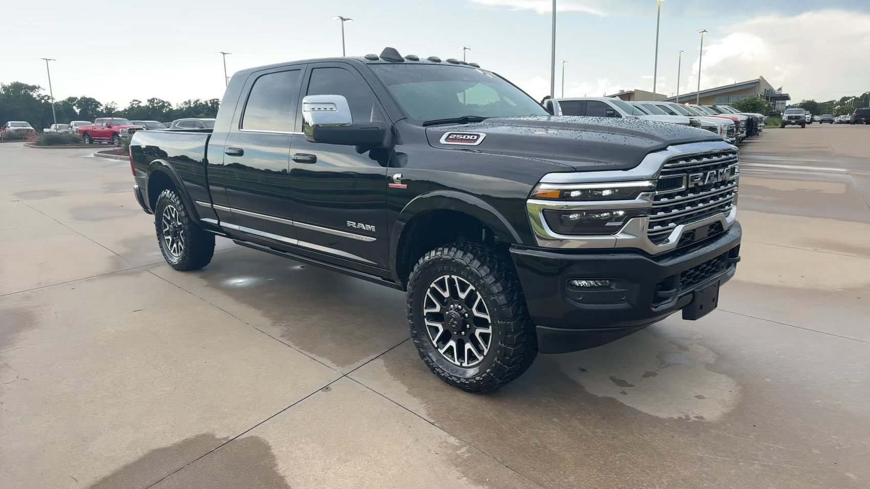Used 2026 RAM 2500 Limited AWD/4WD image 3