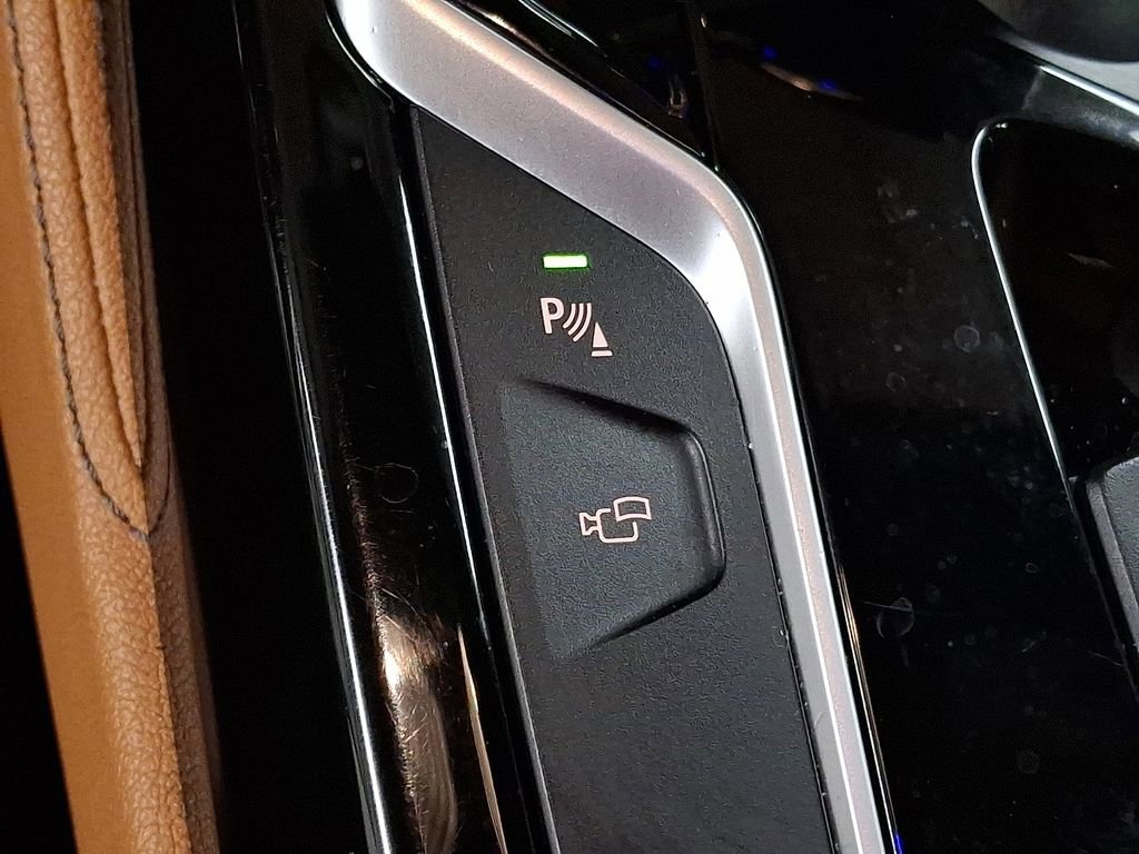 Used 2018 BMW 530i xDrive image 21