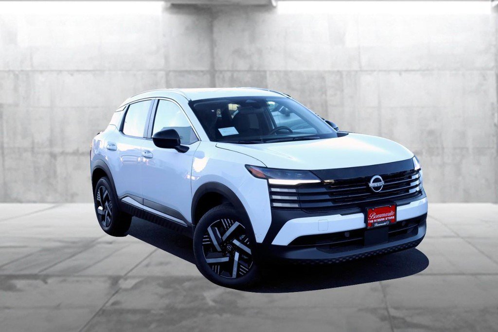 New 2026 Nissan Kicks SV image 2