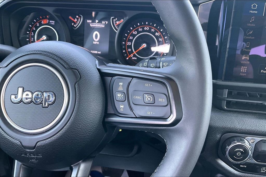 Used 2025 Jeep Wrangler Unlimited Sport AWD/4WD image 12