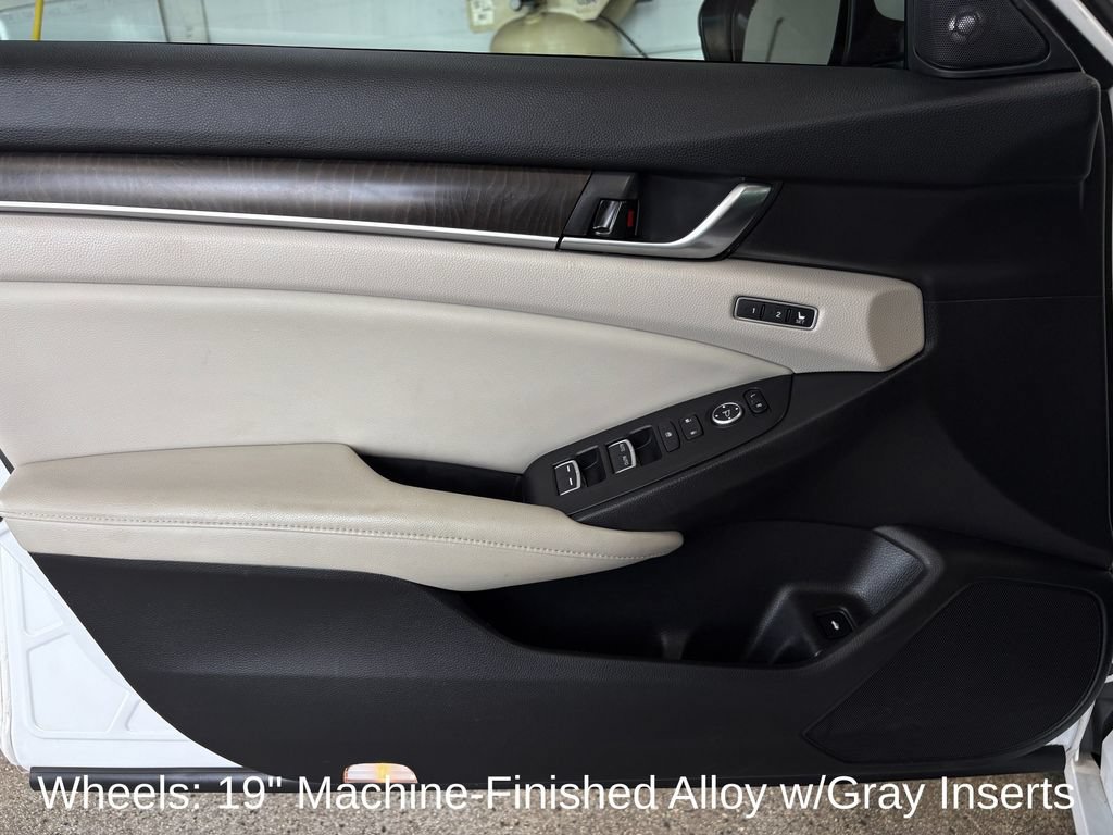 Used 2018 Honda Accord Touring image 10