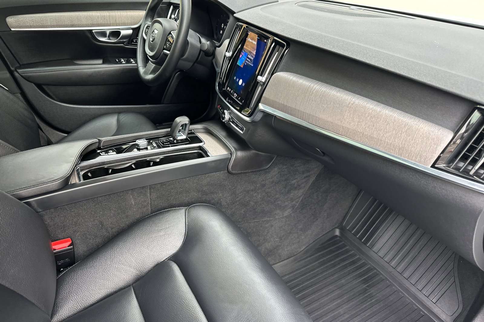 Certified 2023 Volvo S90 B6 Plus w/ Protection Package Premier image 18