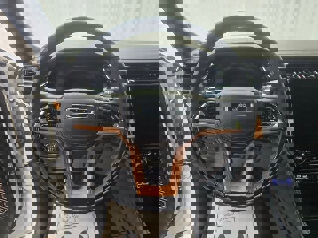 New 2025 Jeep Grand Cherokee Summit image 8