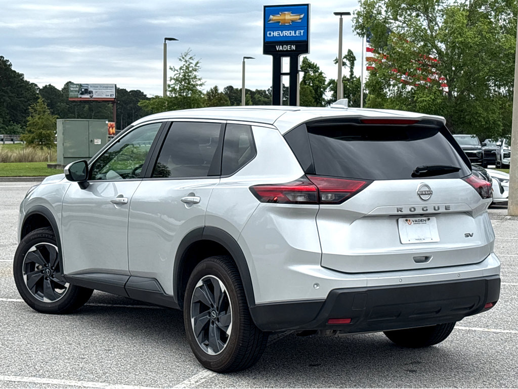 Used 2024 Nissan Rogue SV FWD image 21