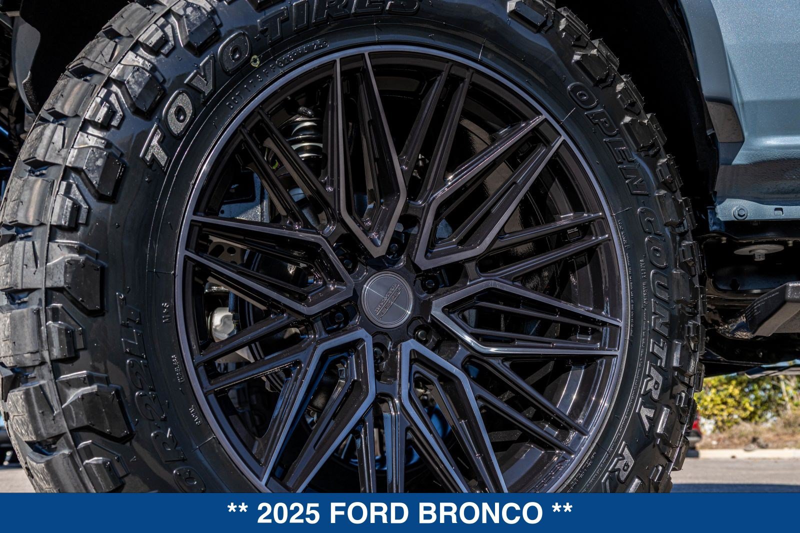 Used 2025 Ford Bronco Badlands AWD/4WD image 16