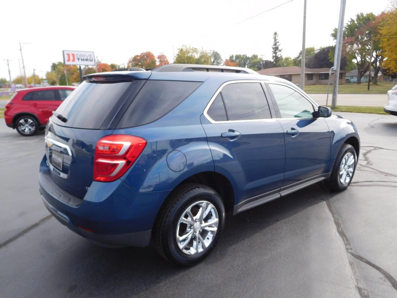 Used 2017 Chevrolet Equinox LT image 12