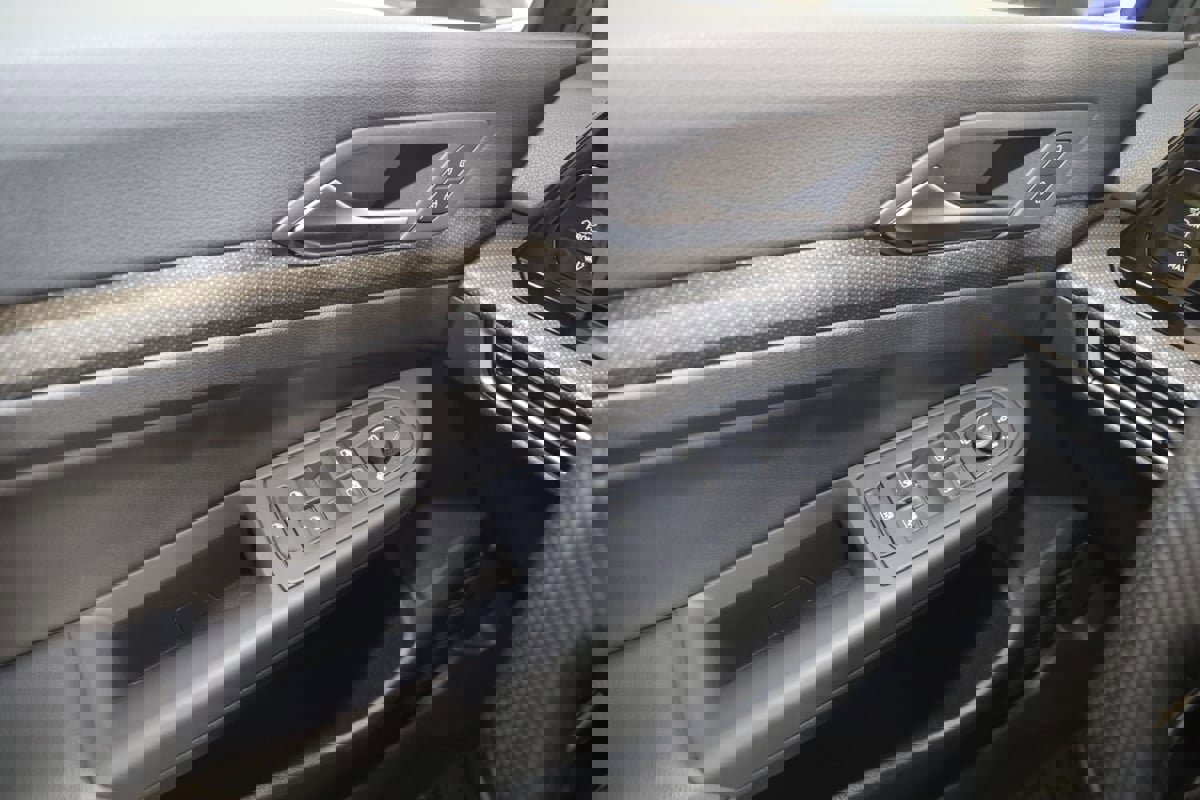 Used 2024 Volkswagen Golf R image 34