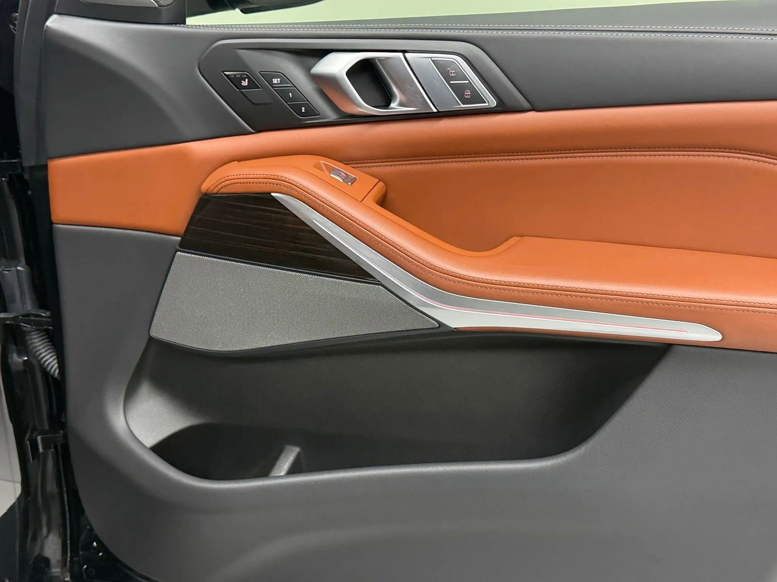 Used 2021 BMW X7 M50i w/ Luxury Seating Package image 35