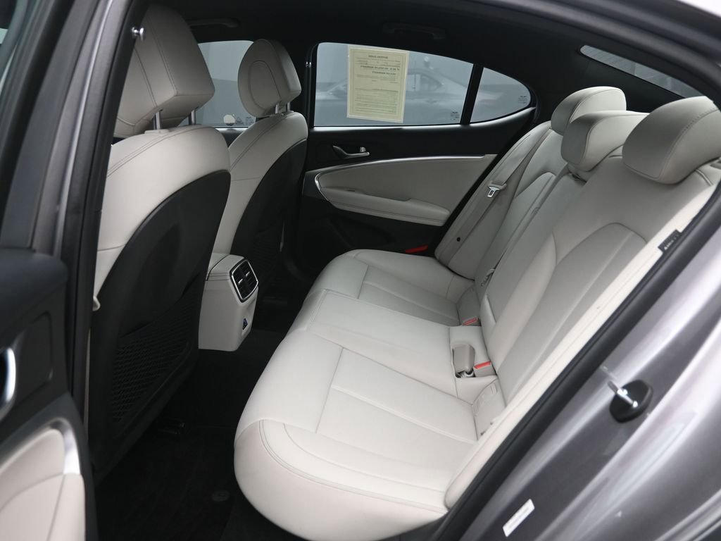 Used 2025 Genesis G70 2.5T AWD/4WD image 26