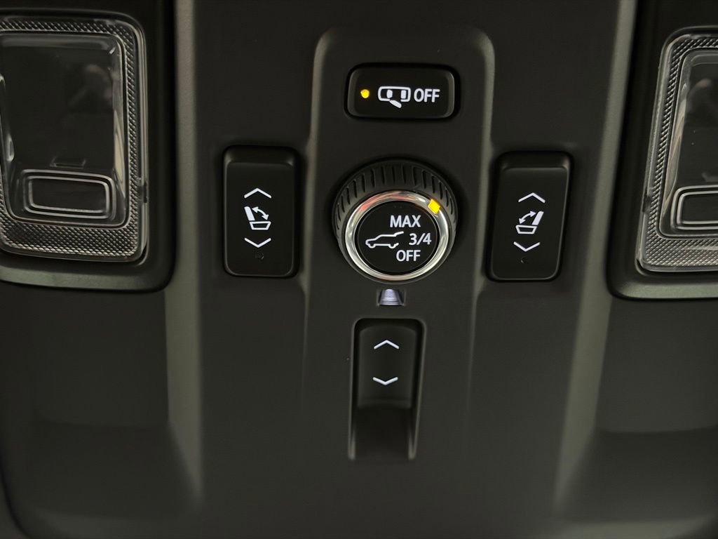 Certified 2025 Chevrolet Suburban Premier AWD/4WD image 43