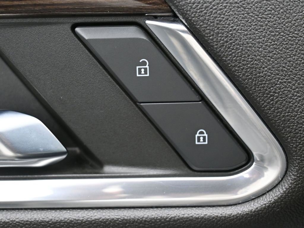 Used 2022 Chevrolet Silverado 1500 LT image 14