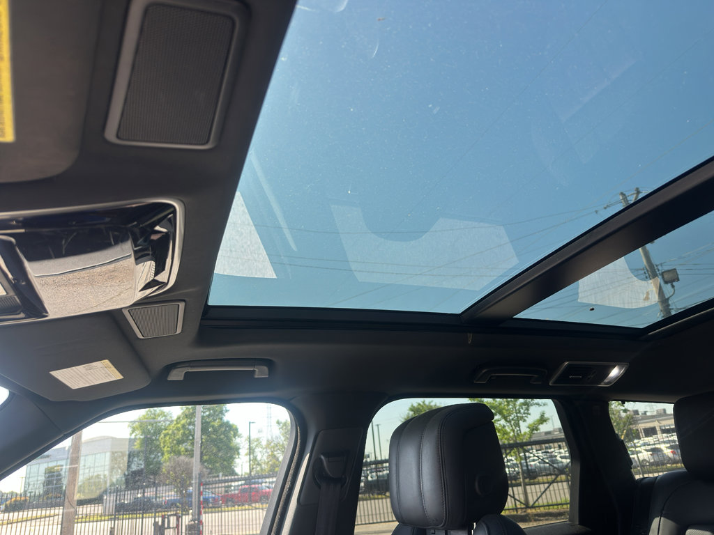 Used 2021 Land Rover Range Rover Sport HSE Silver Edition image 4