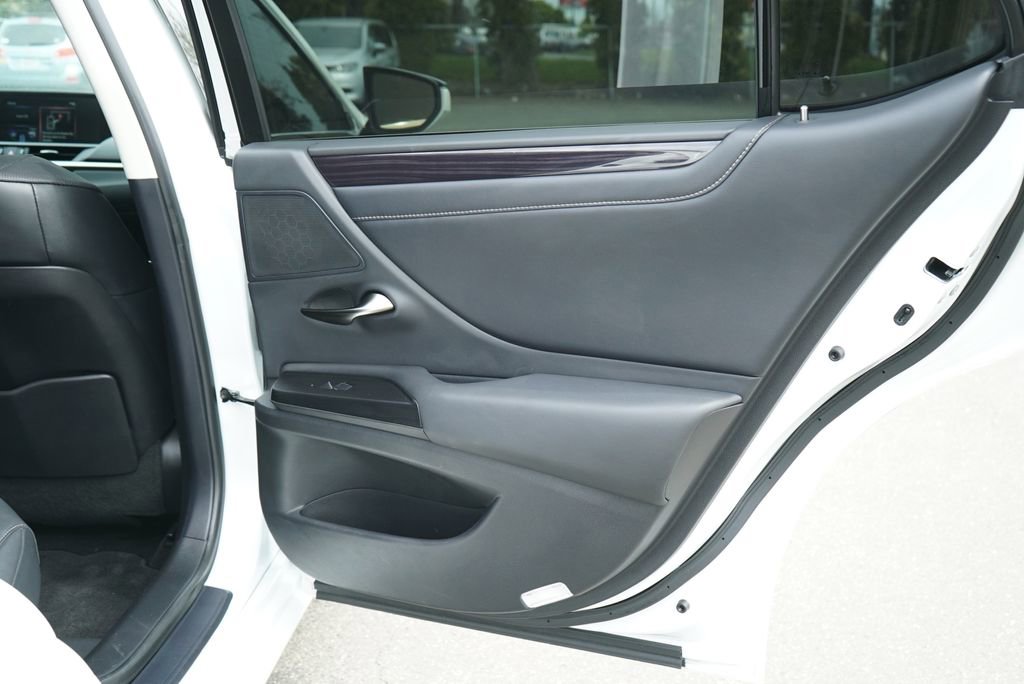 Used 2021 Lexus ES 300h w/ Premium Package FWD image 22