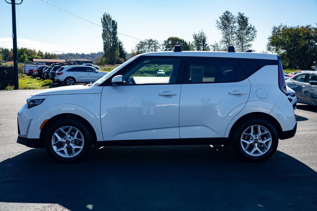 Used 2023 Kia Soul LX w/ LX Technology Package image 12
