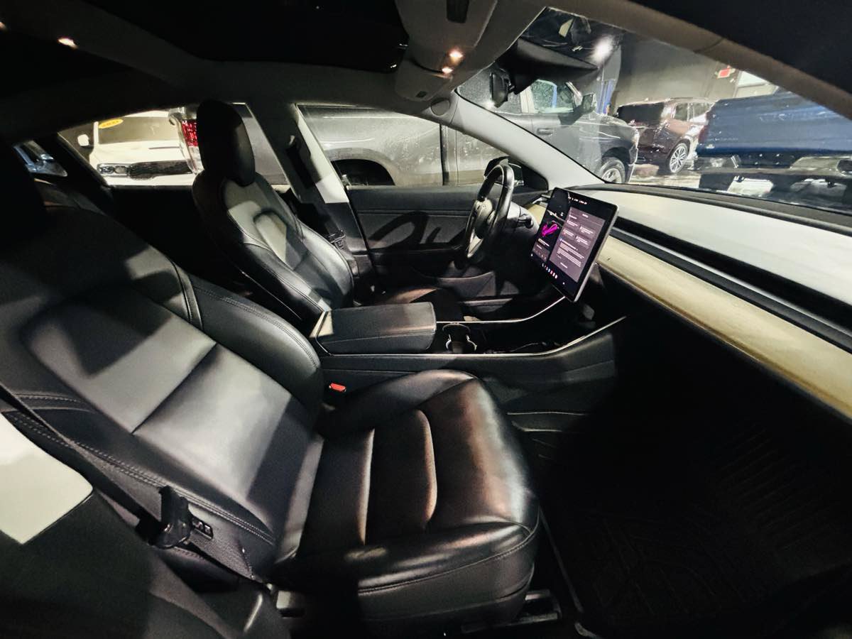 Used 2018 Tesla Model 3 Mid Range RWD image 33