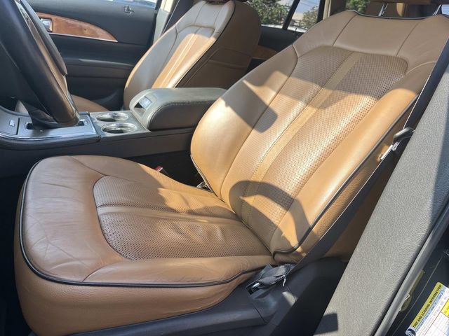 Used 2015 Lincoln MKX FWD w/ Equipment Group 102A image 33