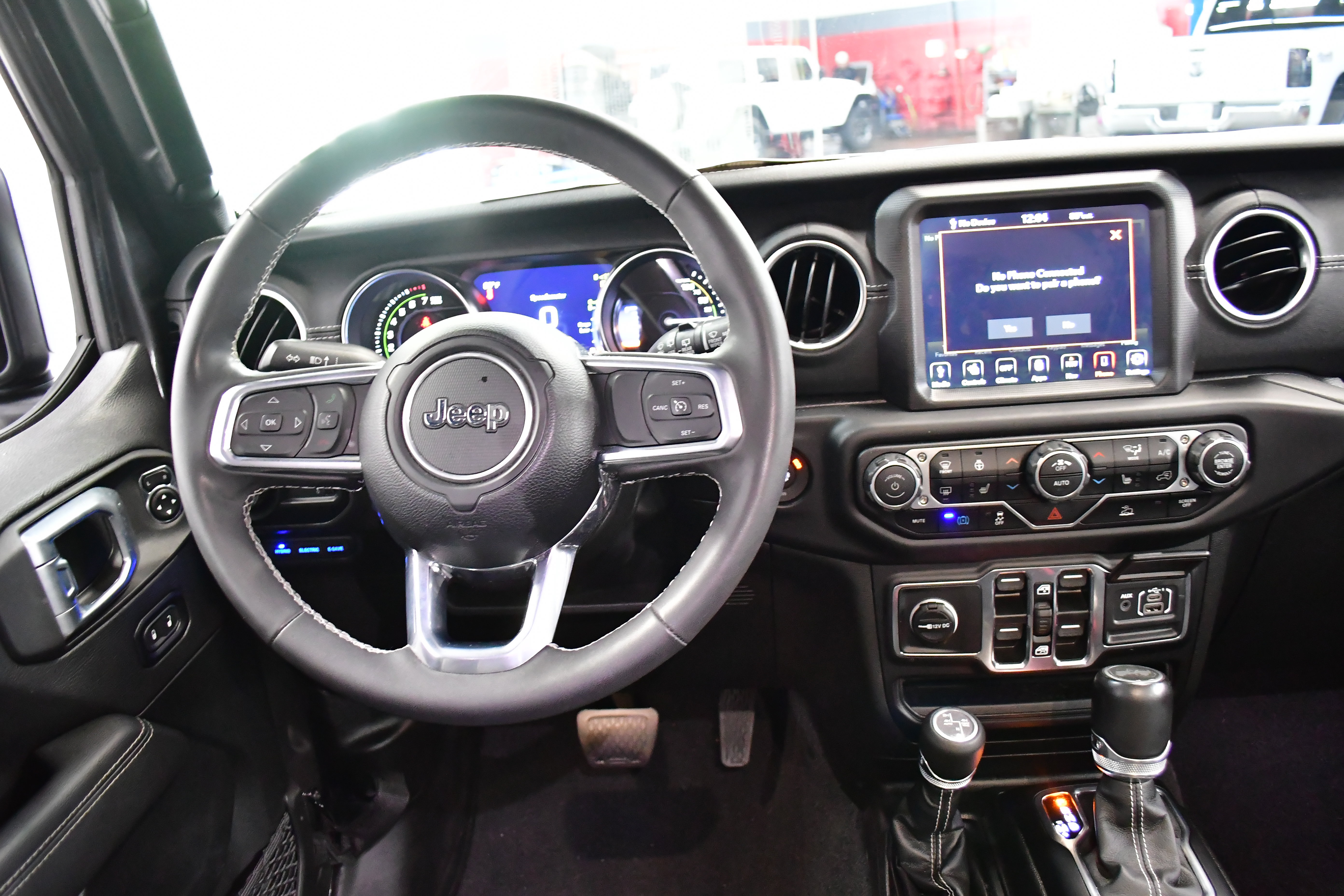 Used 2023 Jeep Wrangler Unlimited Sahara w/ Cold Weather Group AWD/4WD image 8