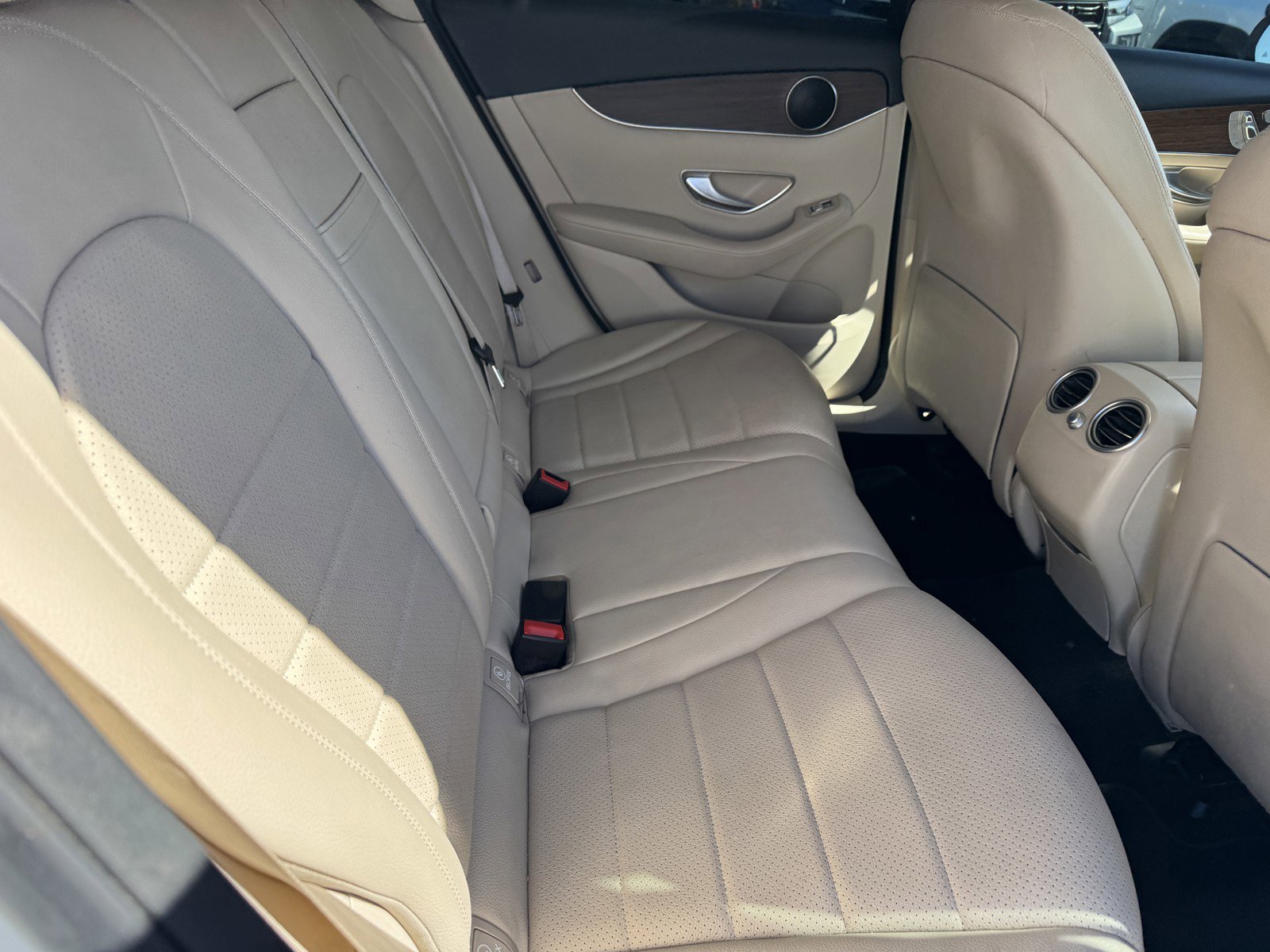 Used 2022 Mercedes-Benz GLC 300 image 10