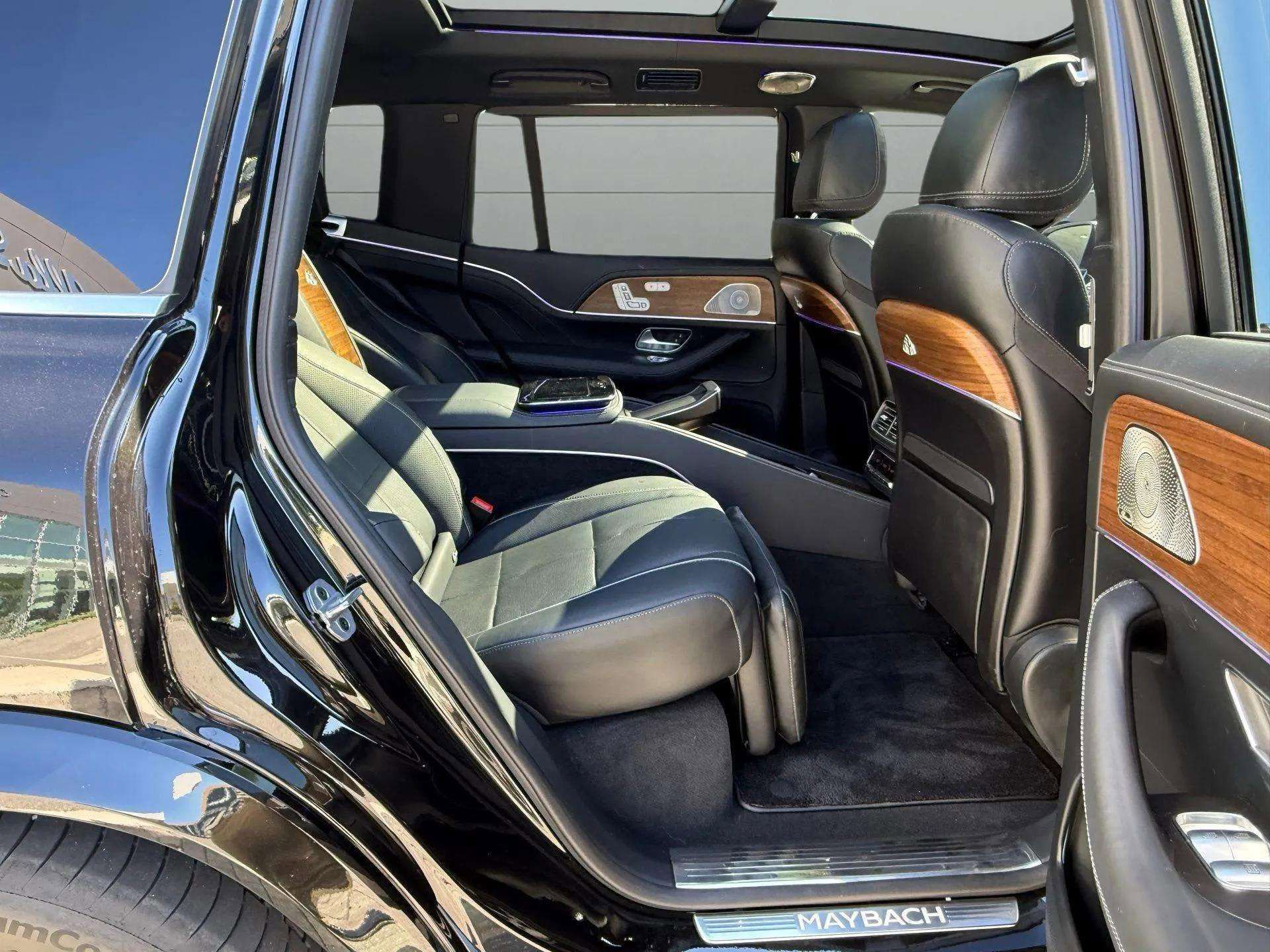 Used 2023 Mercedes-Benz Maybach GLS 600 4MATIC image 19