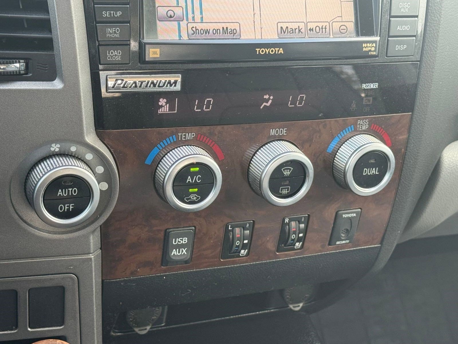 Used 2012 Toyota Tundra Limited image 19