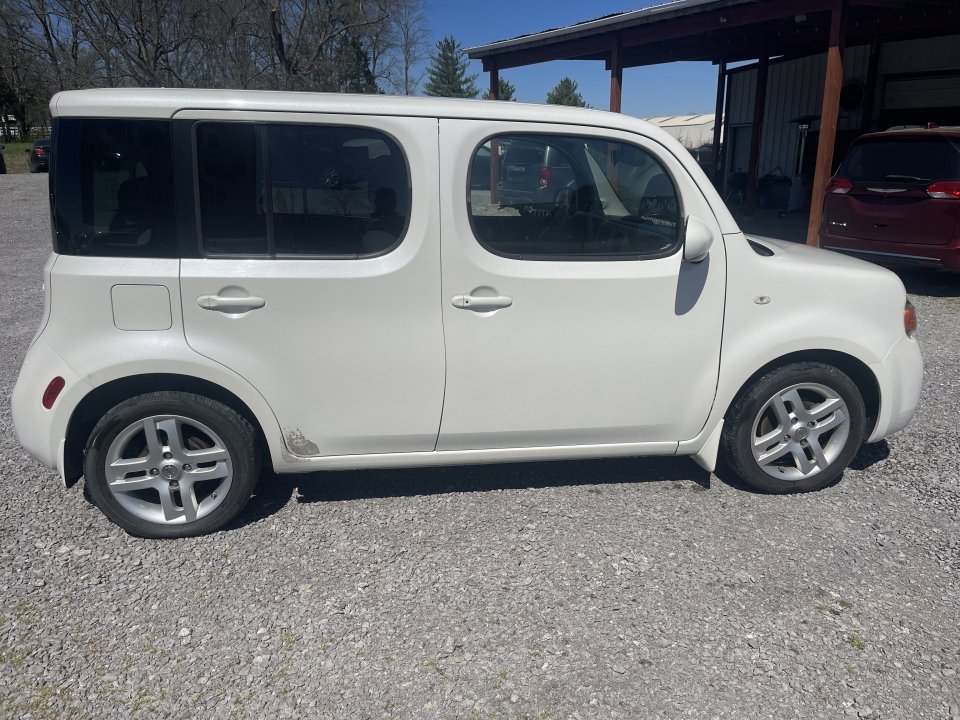 Used 2012 Nissan Cube 1.8 SL w/ Interior Illumination Pkg image 6