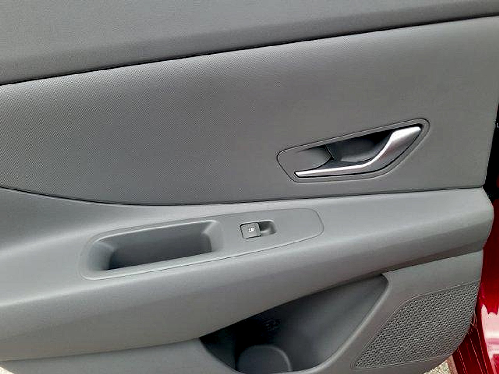Certified 2025 Hyundai Elantra SE w/ Cargo Package FWD image 12