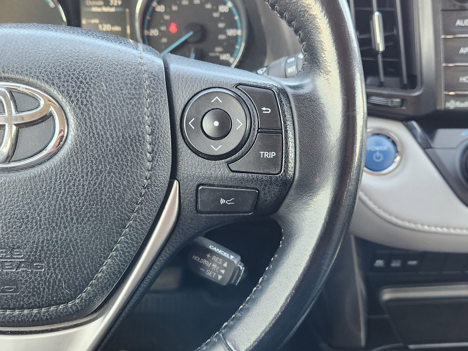 Used 2018 Toyota RAV4 XLE image 34