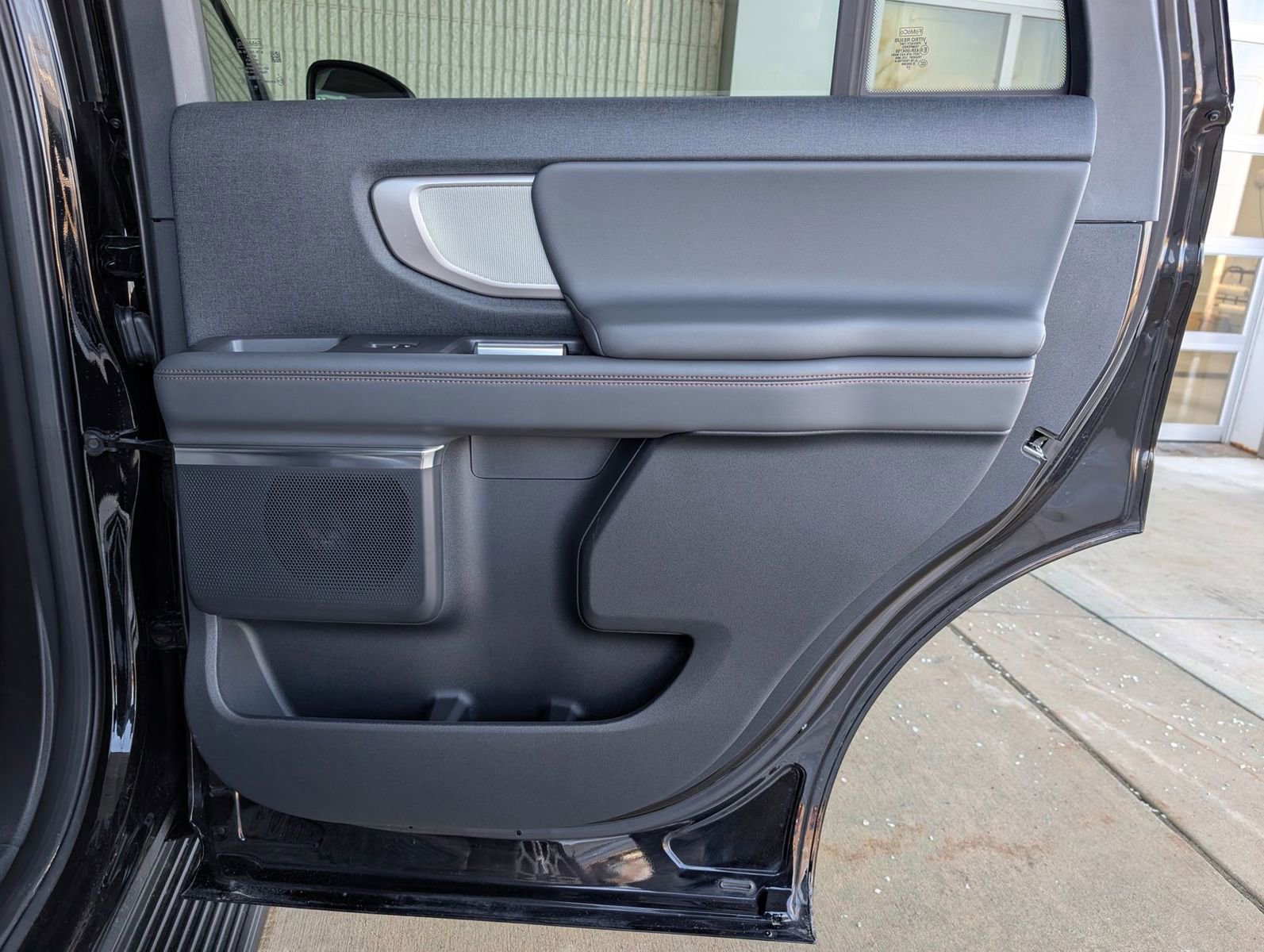 Used 2025 Ford Expedition Active image 40