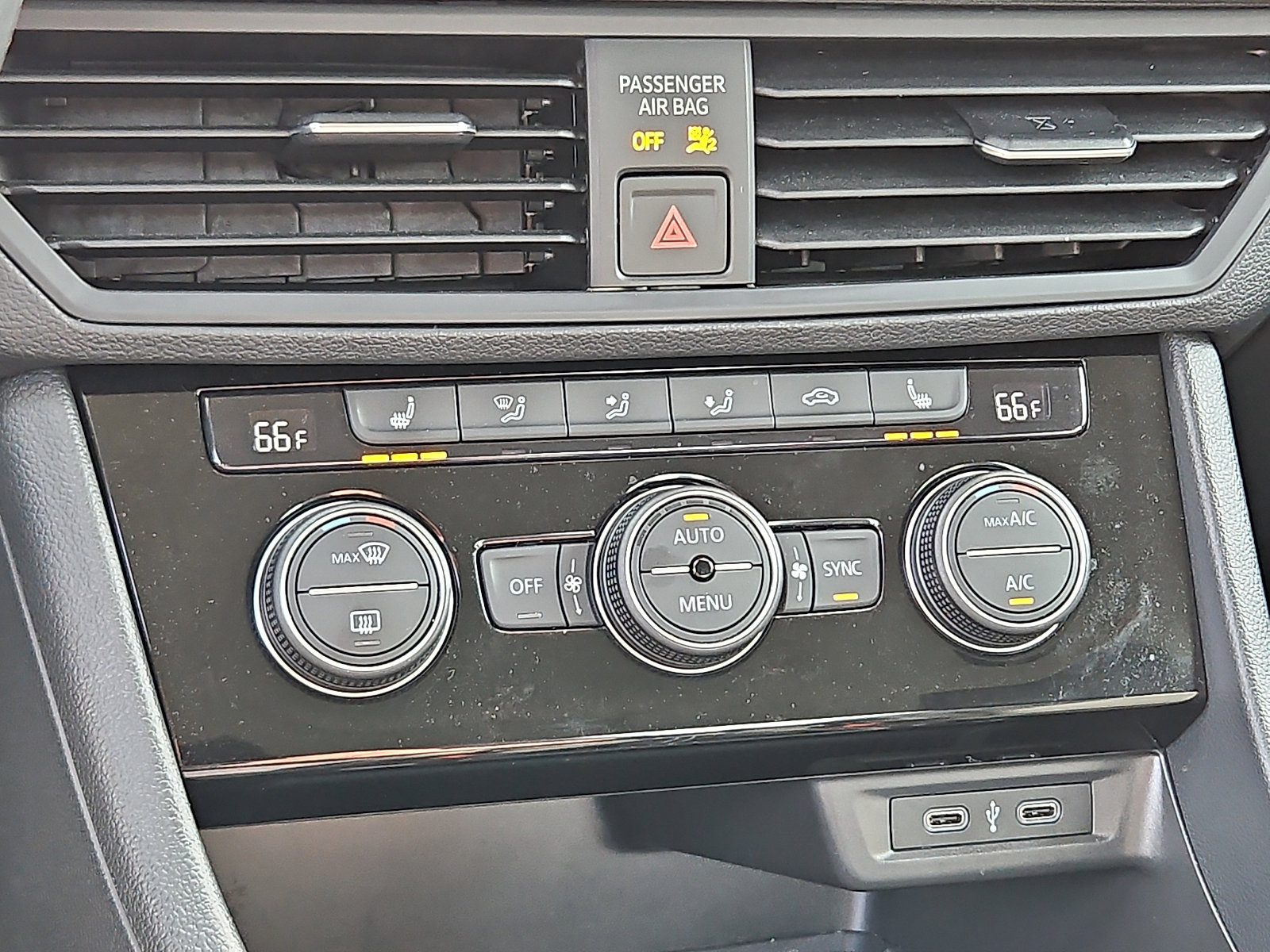 Used 2023 Volkswagen Jetta SE image 16