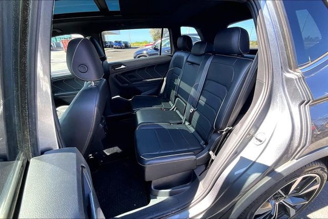 Used 2022 Volkswagen Tiguan SEL R-Line AWD/4WD image 28