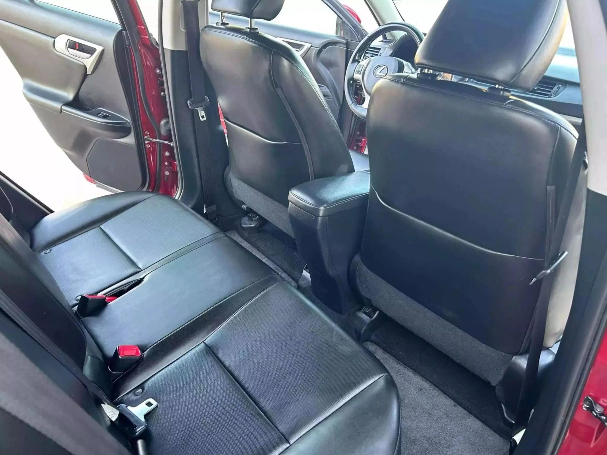 Used 2011 Lexus CT 200h Premium image 11