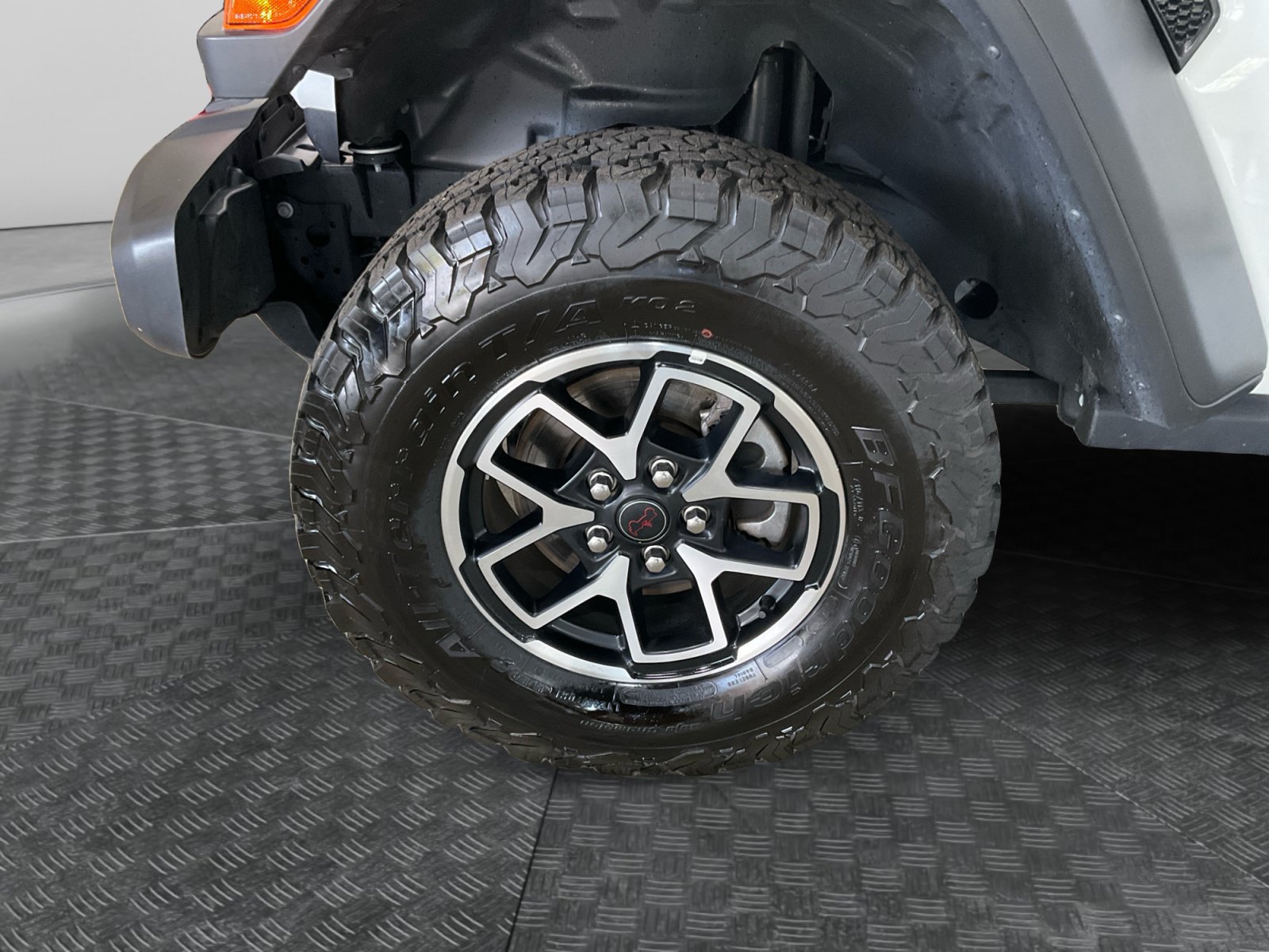 Used 2025 Jeep Wrangler Unlimited Rubicon w/ Convenience Group AWD/4WD image 16