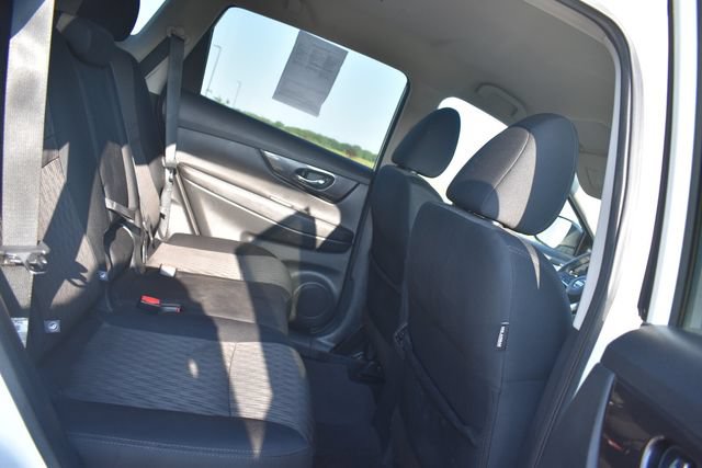 Used 2019 Nissan Rogue SV FWD image 13