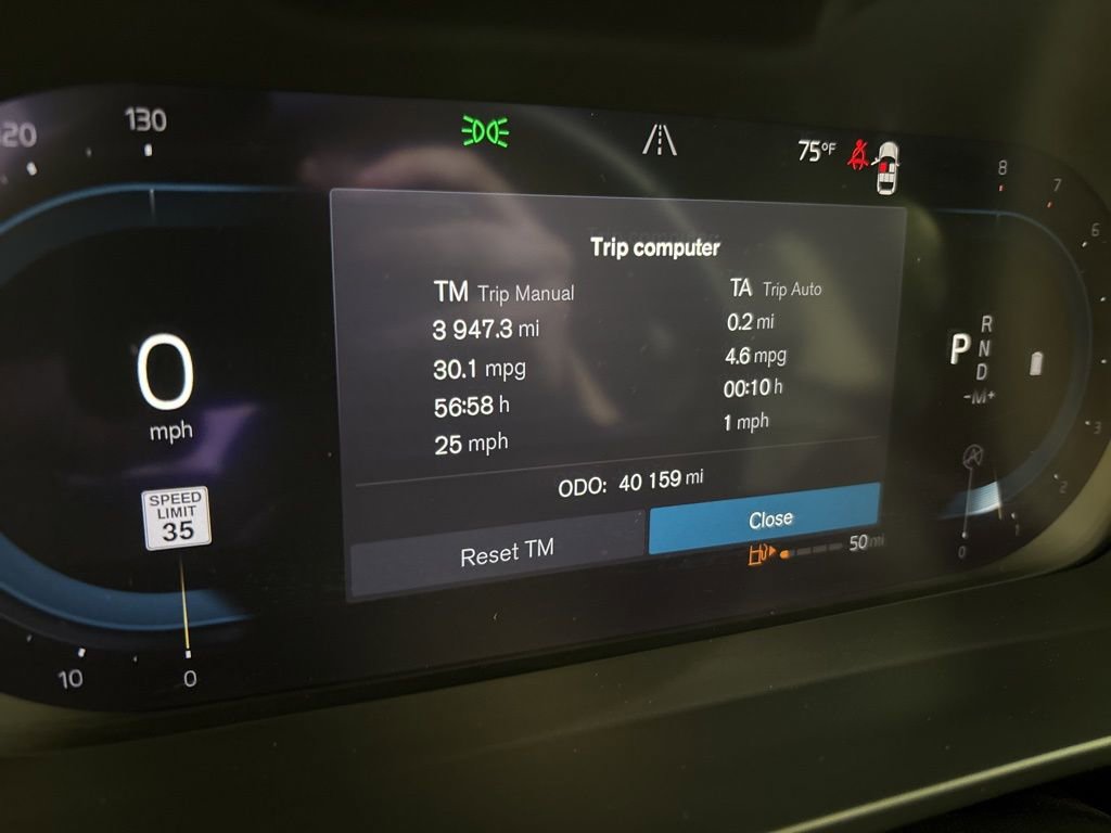 Used 2023 Volvo XC40 B5 Core w/ Protection Package Premier image 28