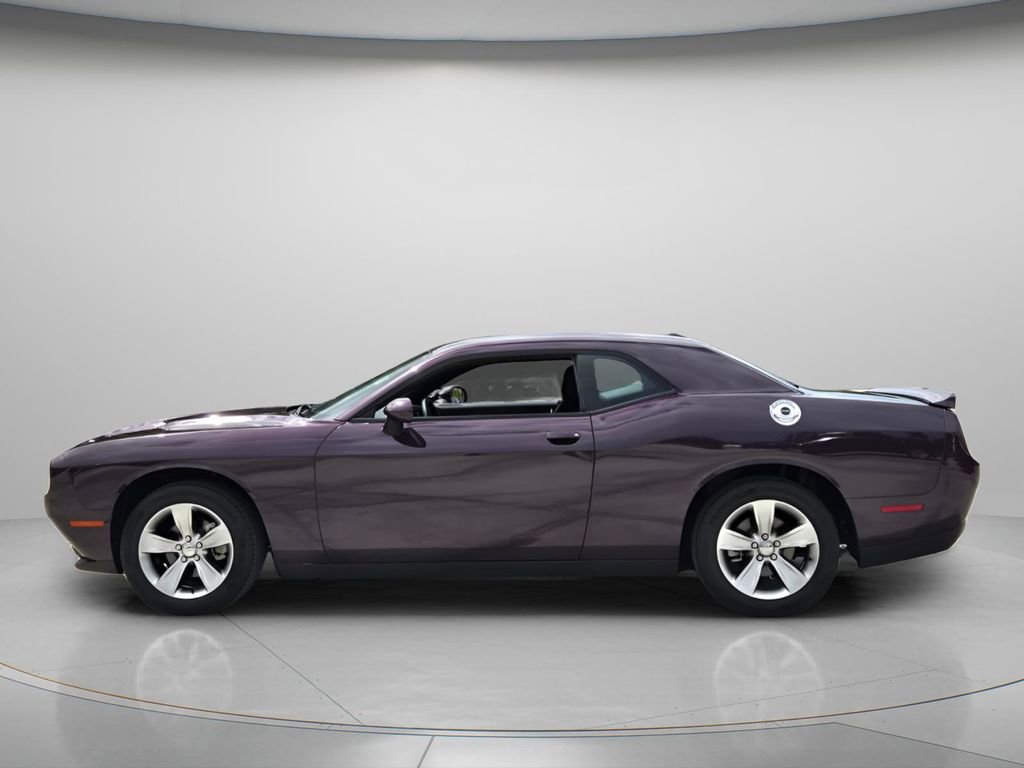 Used 2021 Dodge Challenger SXT image 3