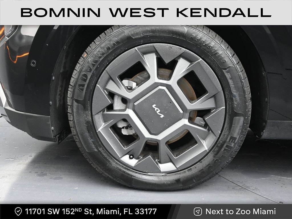 Used 2025 Kia Carnival SX image 9