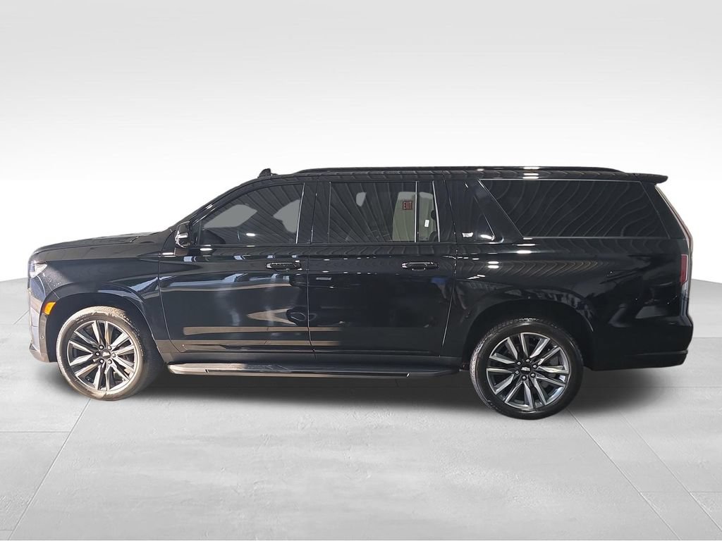 Used 2022 Cadillac Escalade ESV Sport AWD/4WD image 2