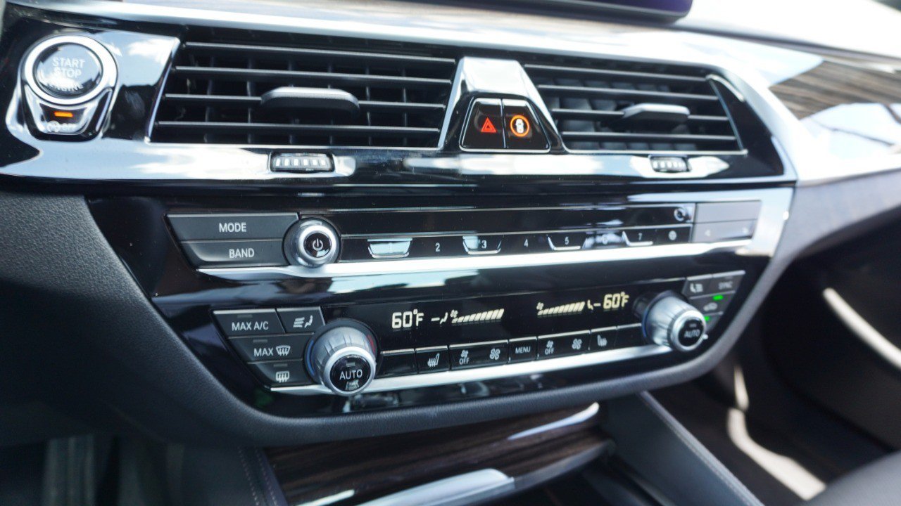 Used 2023 BMW 530i w/ M Sport Package RWD image 19