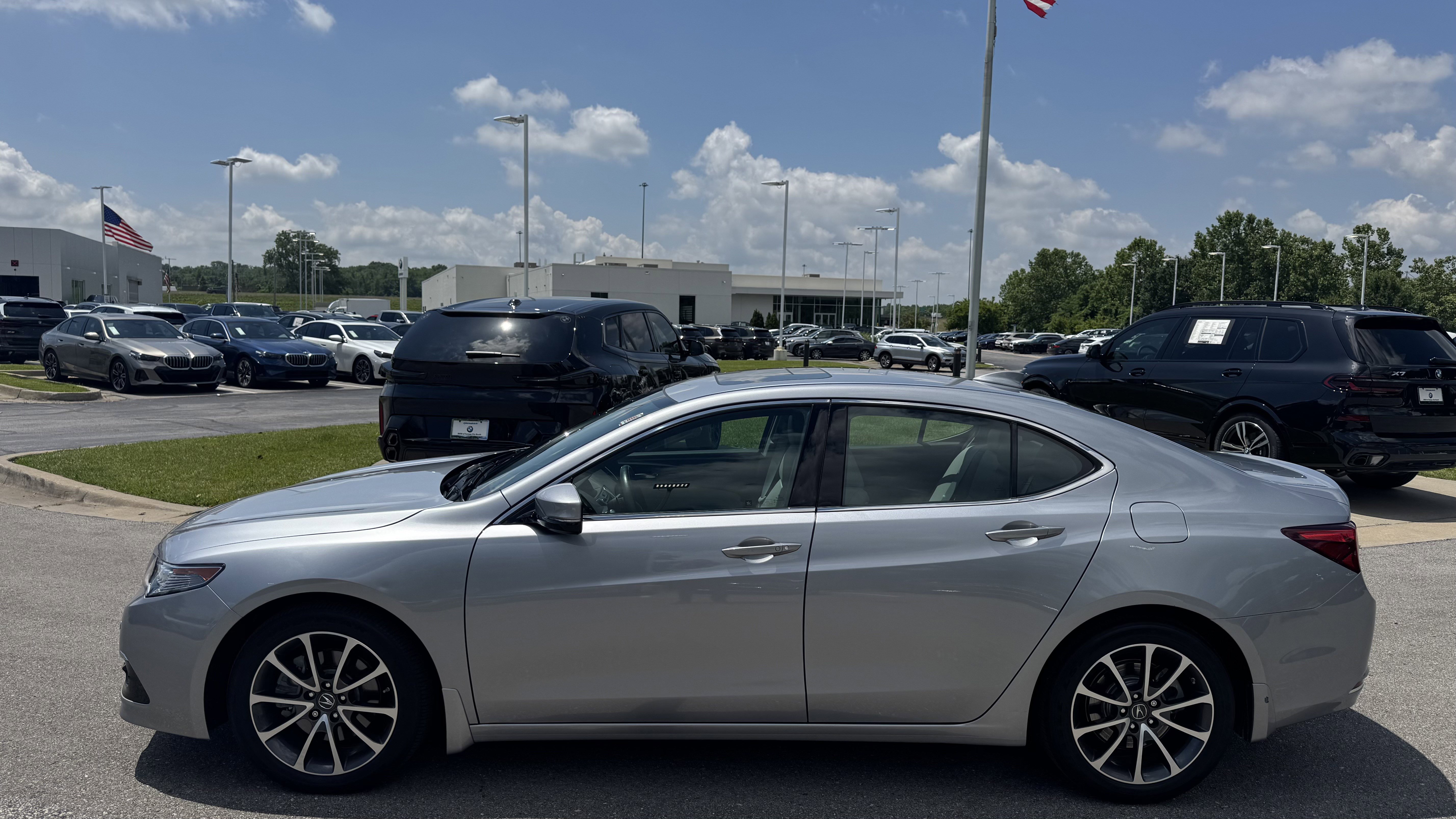 Used 2017 Acura TLX V6 SH-AWD w/ Advance Package image 7