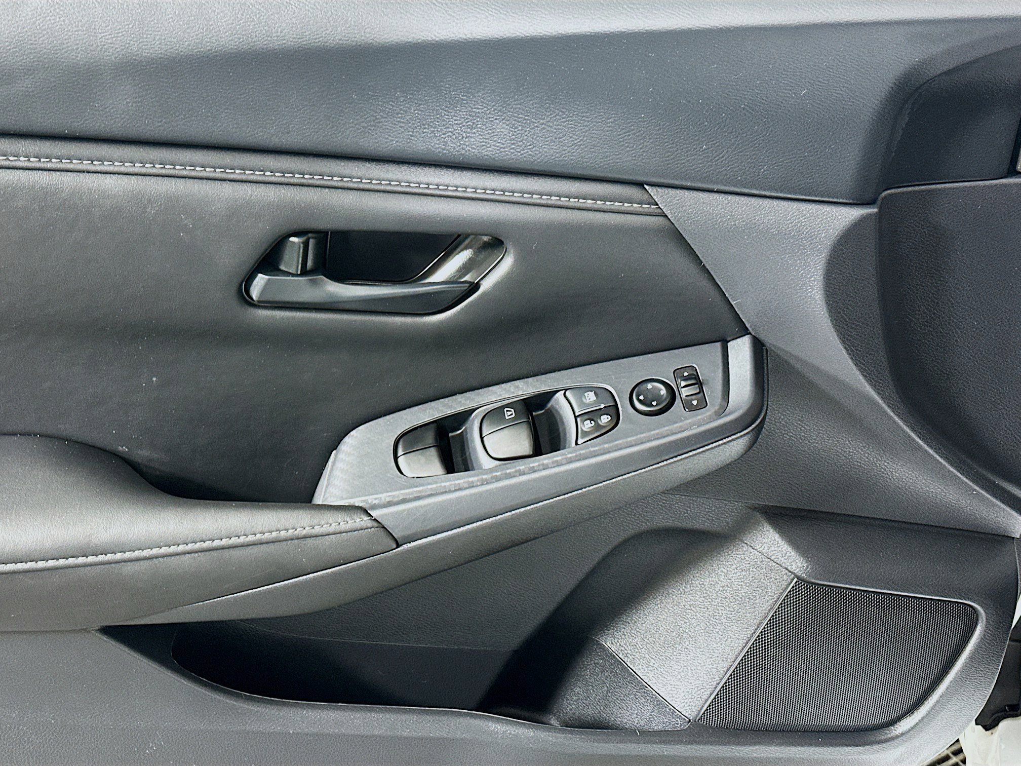 Used 2025 Nissan Sentra S image 15