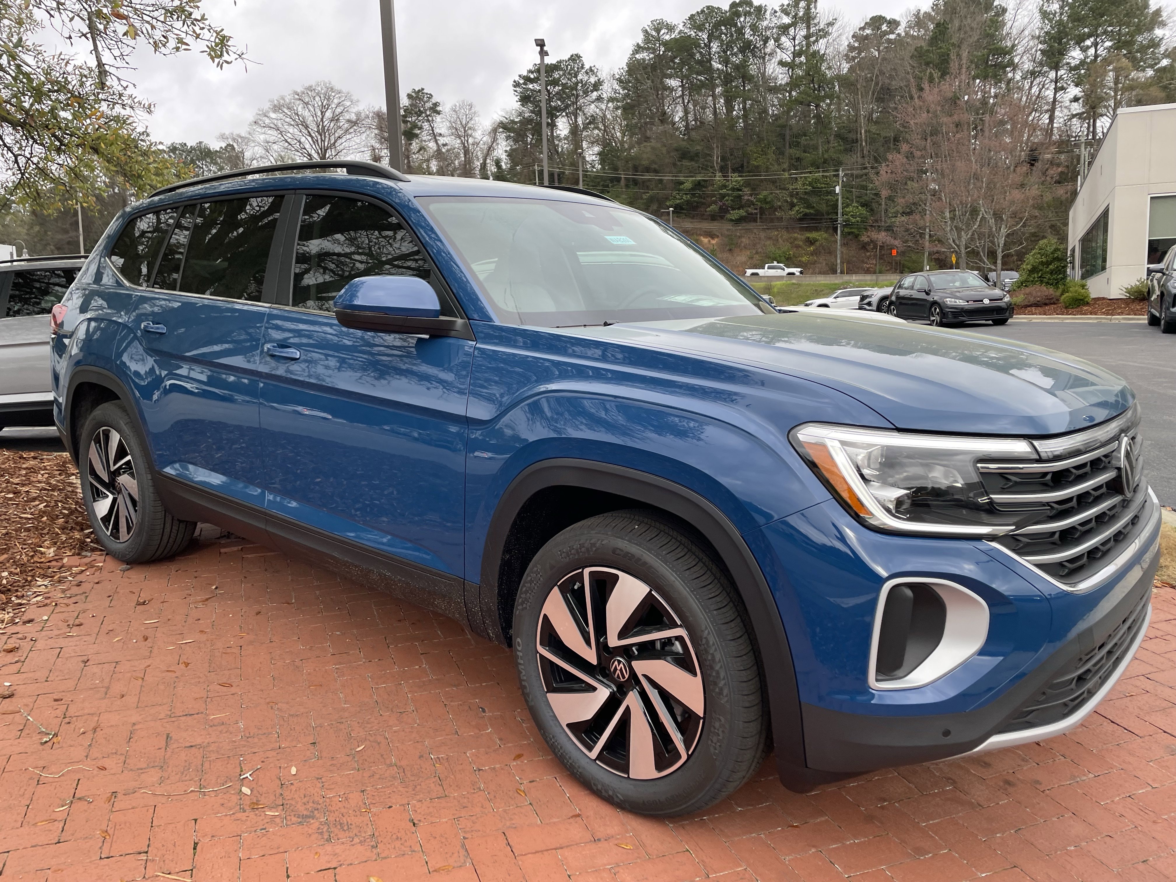 New 2026 Volkswagen Atlas SE image 3